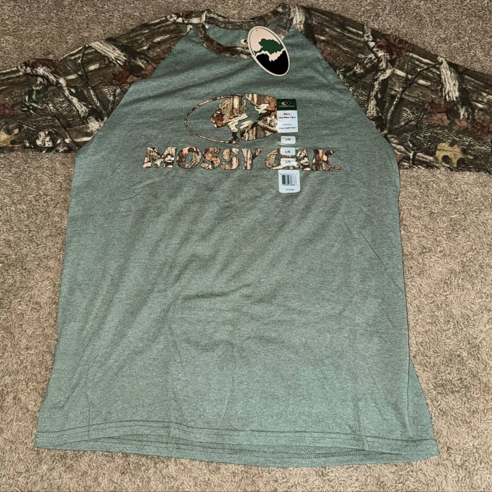 Mossy Oak Gray and Green Long Sleeve Tee